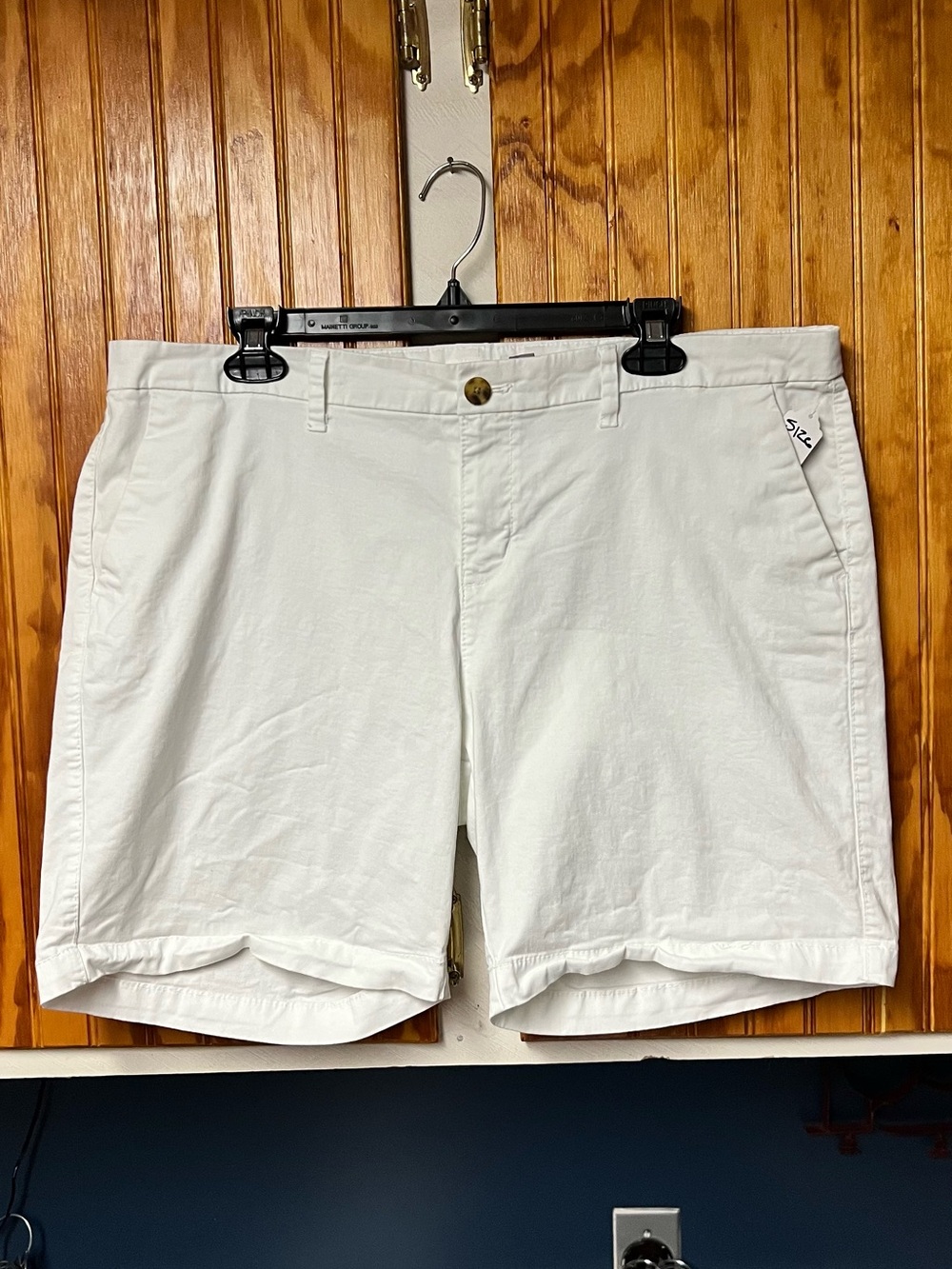 Old navy Women's White Bermuda shorts size 14